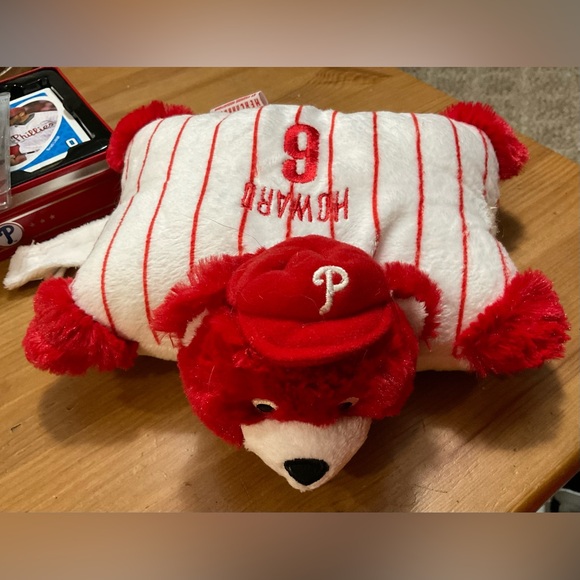 Fundex: Philadelphia Phillies on Uno cards mini pillow pet and 3 crocs charms. - Picture 7 of 12